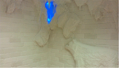 Оформление стен солевыми кирпичами, Социальный приют «Зюзино», Москва